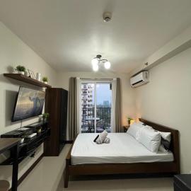 Poolview with Balcony near Airport Condo