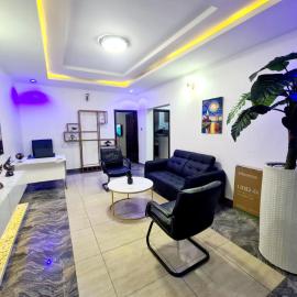 Premium 1-Bedroom Apartment with Workspace, hotel a Isagatedo