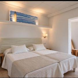 Hotel Bahía, hotel din La Savina