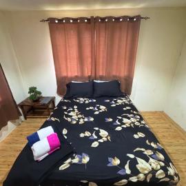 Ezzy Air B&B, hotel em Salelologa