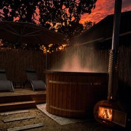 Willow's Gardens Couples retreat with woodfire hottub