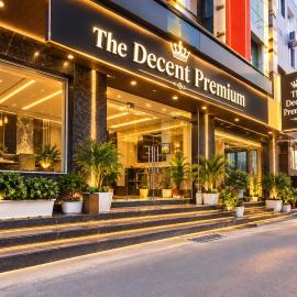 The Decent Premuim - Near Aerocity with Airport Pickup or Drop
