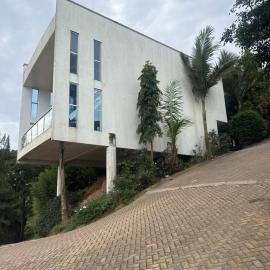 Lakeview Townhouse 3BR in Muyenga