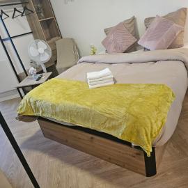 Golden Cottage Stade P Mauroy Lille, hotel a Villeneuve-d'Ascq