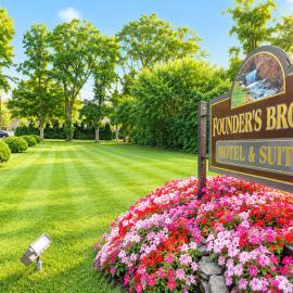Founder's Brook Motel and Suites