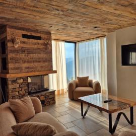 APARTAMENTS L'ALBADA DEL CIMS-Parc Nacional Cadí-Moixeró, hotel u gradu Serch