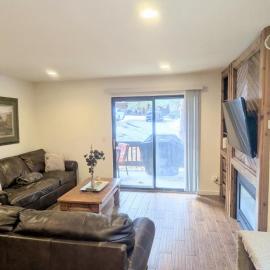 Dont miss the Main level Cozy Winter Retreat