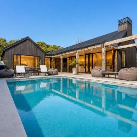 Blackpool Boathouse - Stay Waiheke، فندق في Oneroa
