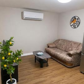 Private North Moncton Suite near Magnetic Hill, hotell sihtkohas Moncton