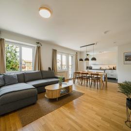 Bright Apartment with two Parking Spaces