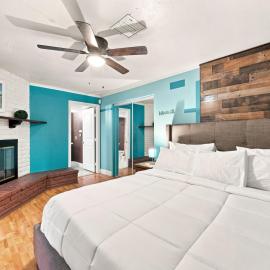 NEW Pool Gym Resort Village Central to PHX Tempe Scottsdale and Sky Harbor