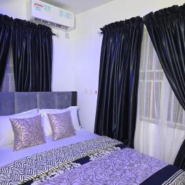 Raydee Apartments، فندق في Rubuchi