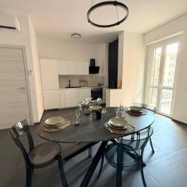 Maison Garibaldi - Vercelli Center, 2 bedrooms, отель в городе Верчелли