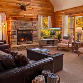Sleepy Moose- Cozy Cabin in Sister Bay, Hot Tub, Fire Pit, Dogs!