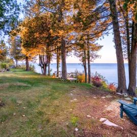 Yorita Manor- Lakefront Escape, Fire Pit, Pets & Scenic Views