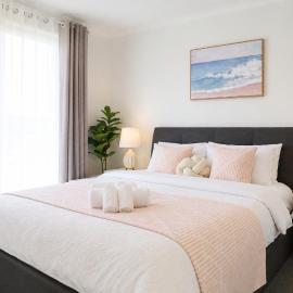 Private2-Bedroom Guest Suite on a Lifestyle Property