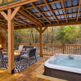 Ellison Bay SpaHouse- New, Walk to Water, Shops, Hot Tub, Sauna & Games, Hotel in Ellison Bay