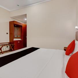 Super Townhouse Kizhakkambalam Tourist Home
