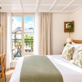 M-Town Inn Nainital Premium Stay with Modern Rooms, Family Comfort & Beautiful Hill Views, hotel i Nainital