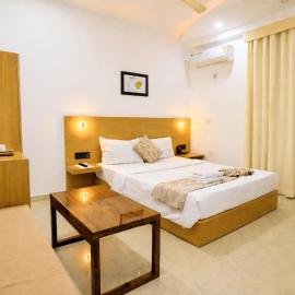 Hotel Citrine 2KM from Railway Station