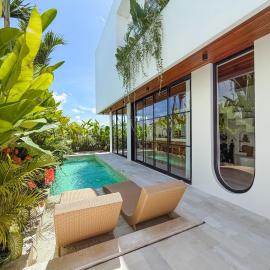 Casa Cemagi - New Modern & Tropical Pool Villa Relaxing – hotel w mieście Cemagi