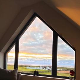 The Ocean Gable, hotel a Walshestown