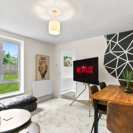 4Br Home free parking perfect for professionals