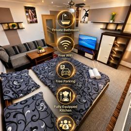 APARTMAN WOLF Luxusné priestranné ubytovanie s Výhľadom na hory s Bezplatným Parkovaním Veľkou SMART TV Rýchlym Optickým Internetom Priamo v PB Tichá lokalita Všetko na blízku Vhodné pre Rodinu Skupinu Pracovné cesty aj Turistiku Plne vybavená Kuchyňa