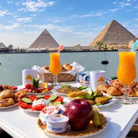 Locanda pyramids view