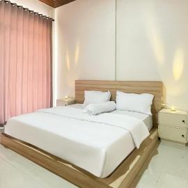 Rejeng Bungalow Near Gangga Waterfall Lombok, готель у місті Luk