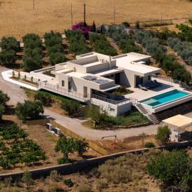Ampelea Inspired Living - with 60 sqm Private Heated Infinity Pool, Hotel in Atsipopoulo