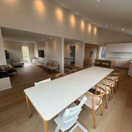 New Modern Faroese Home with Panoramic Views, hotel en Argir