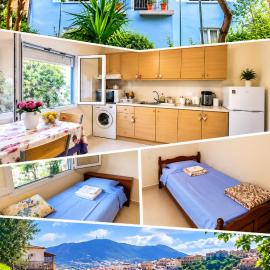 Traditional house, courtyard view, for quiet getaways, hotel a Mitilene