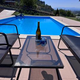 Luxury Villa Rafaela Οικογενειακή βίλα με ιδιωτική πισίνα, BBQ κ παιχνίδια Ιδανική για οικογένειες με παιδια, hotel i Grevena