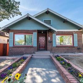 Sleeps 9, Cozy Midtown home, 600ft from Truckee River