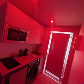 Night of Love, Hotel in Toulouse