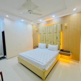 The Lodge Inn, hotelli kohteessa Karachi