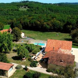 Domaine de La Rhonie โรงแรมในMeyrals