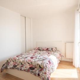 Chambre tout confort à deux pas du métro، فندق في بانيوليه