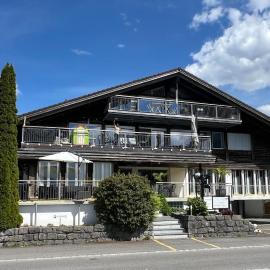 Dream apartment on Lake Brienz, hotell sihtkohas Brienz