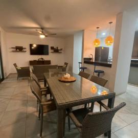 San Bruno TROPICAL Villa With POOL, hotel i San Bruno