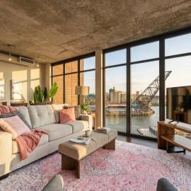 Lake Riverfront Balcony Garage Parking
