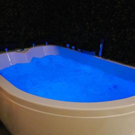Dream Wellness Suite con vasca idromassaggio, Hotel in Barletta