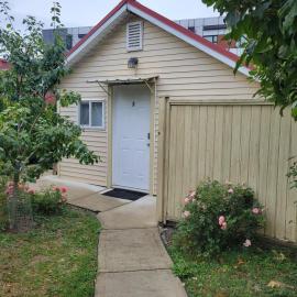 Duplex Style Coach House - Shady Willow Guest House