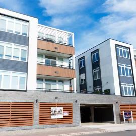 Beach Block Luxury 2BR 2BA with Parking and Elevator