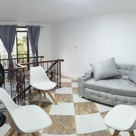 Beautiful house with garage in Buga: Buga'da bir otel