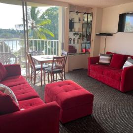 Hilo's Finest 2 bd Condo - Pool, A/C, Views!، فندق في هيلو