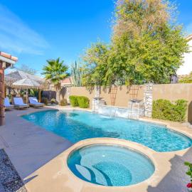 Boho 4BR Retreat Heated Pool Spa Tiki Bar