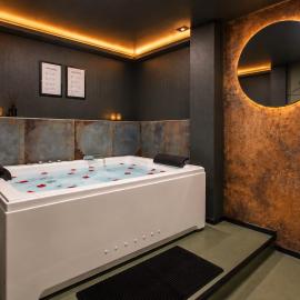 By OZC IMMO, Le Paradoxe - Jacuzzi, hotel a Mulhouse