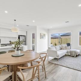 Coastal Haven at Charlemont Brand New 3BDRM 2 BATH Sleeping 8 Aircon Heating Pet Friendly, готель у місті Marshalltown